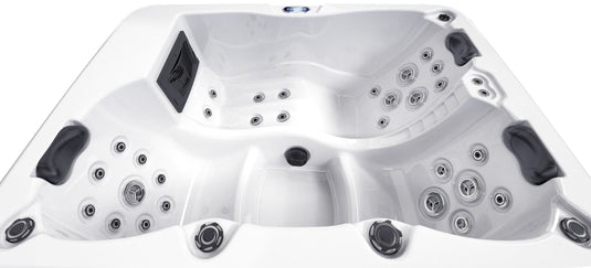 Oak Hill 3-Person 47-Jet Hot Tub with Lounge